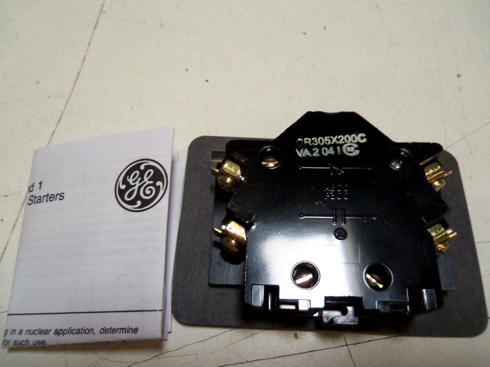 GENERAL ELECTRIC CR305X200C AUXILIARY CONTACT *NEW IN BOX*