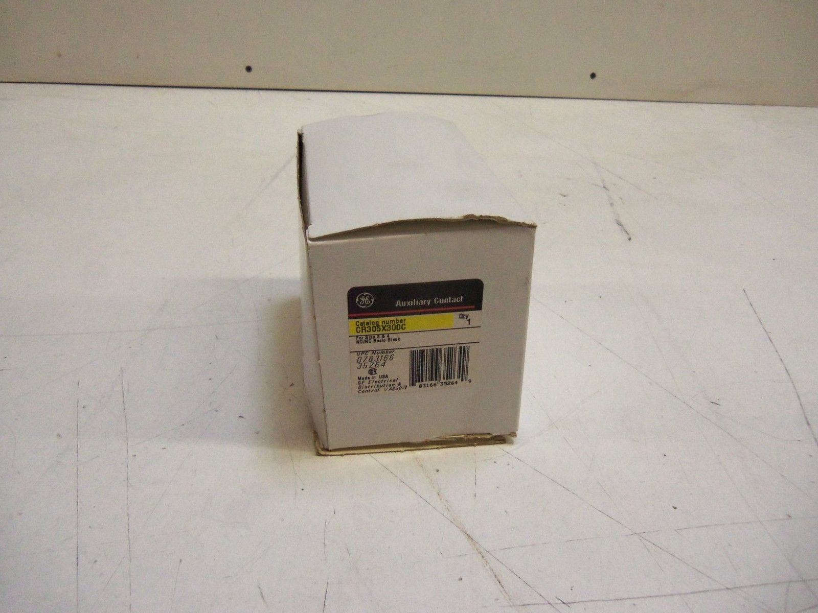 GENERAL ELECTRIC CR305X300C AUXILIARY CONTACT *NEW IN BOX*