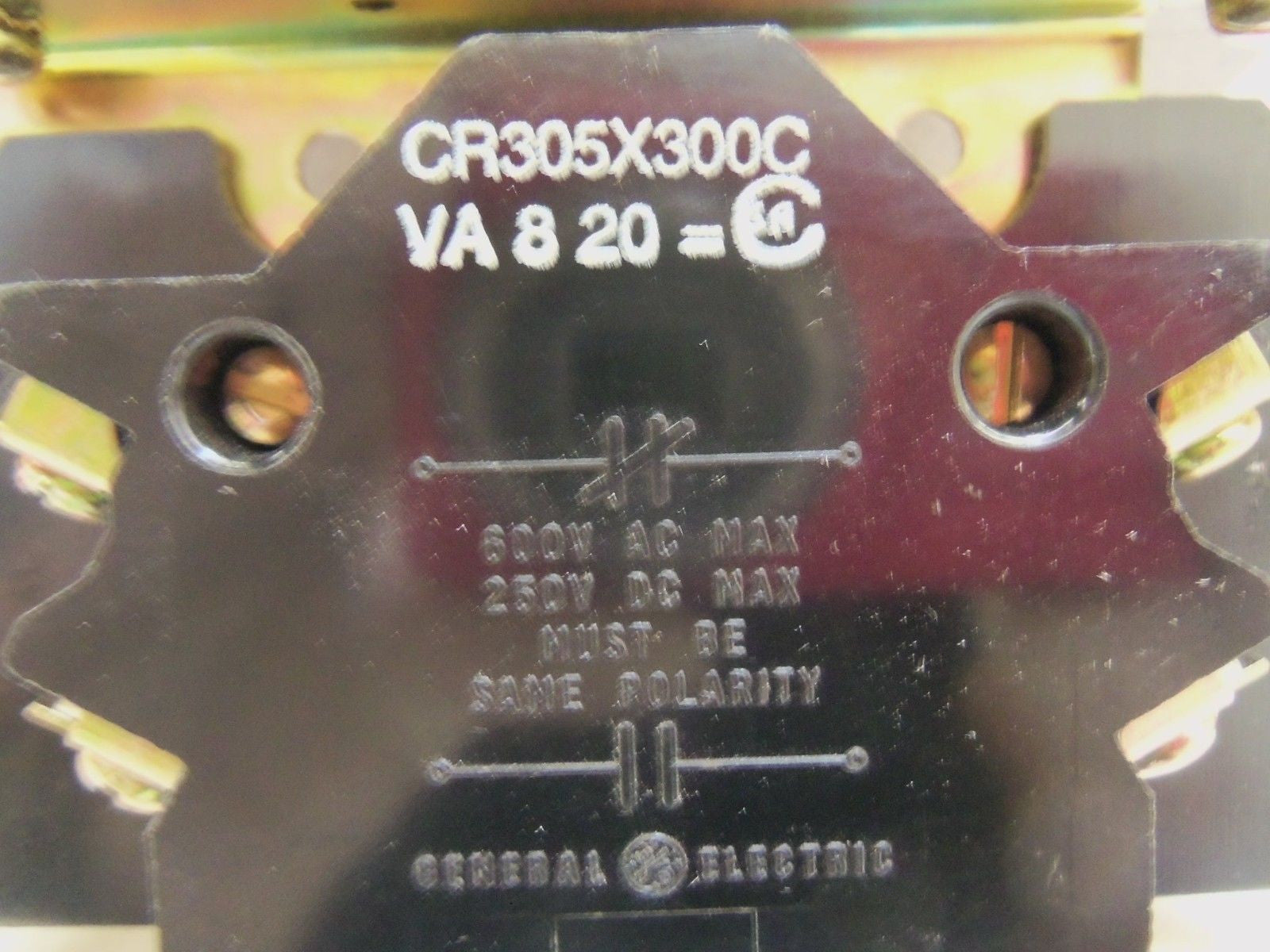 GENERAL ELECTRIC CR305X300C AUXILIARY CONTACT *NEW IN BOX*
