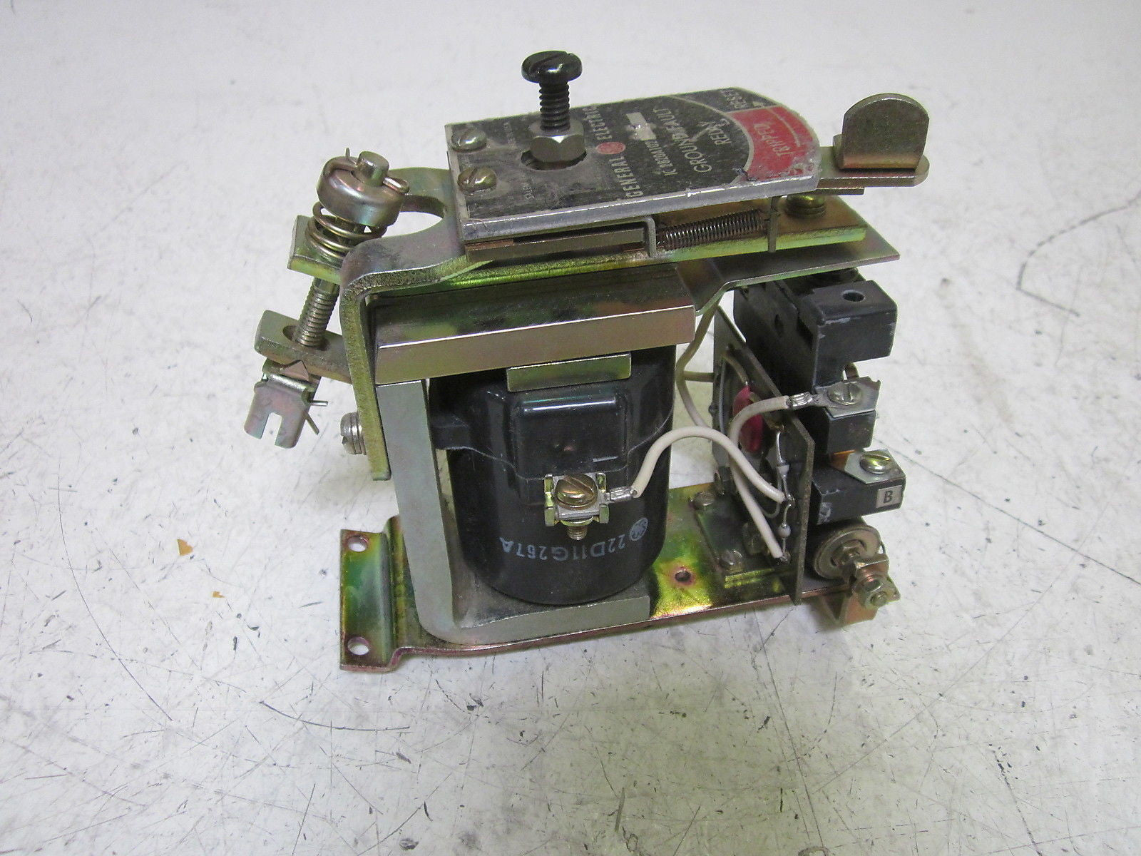 GENERAL ELECTRIC IC2820A102BE RELAY *USED*