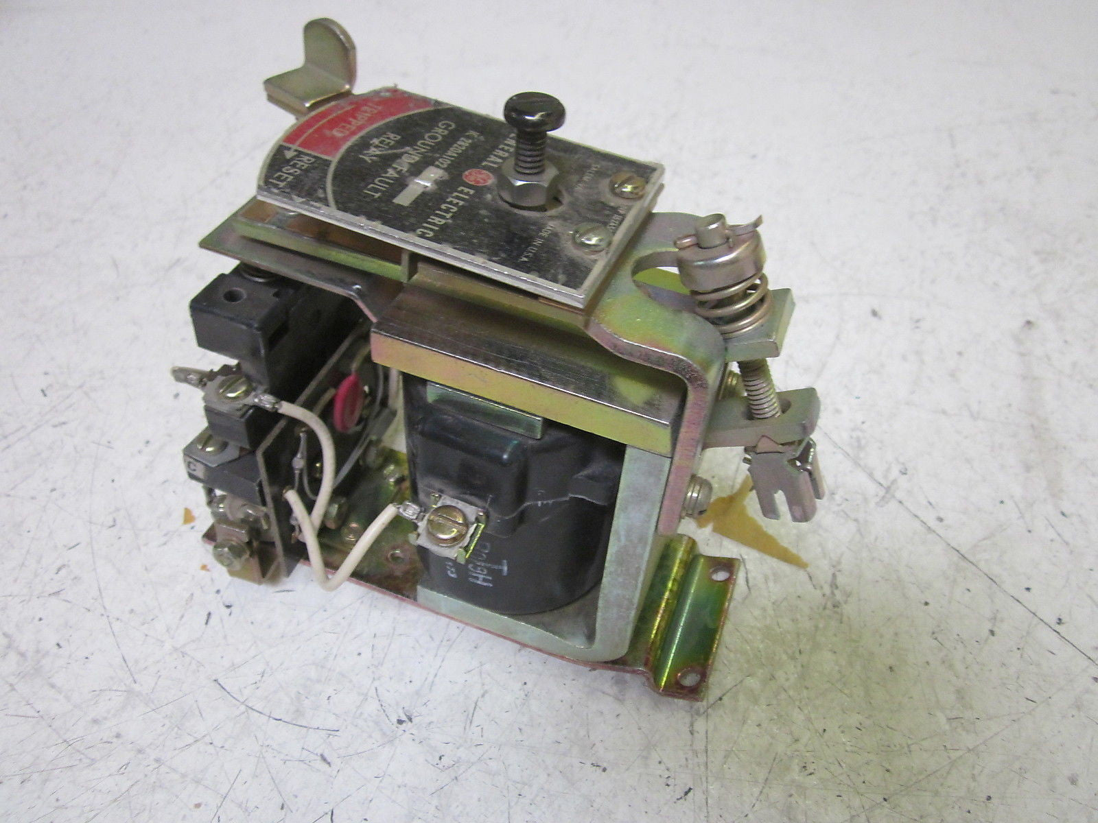 GENERAL ELECTRIC IC2820A102BE RELAY *USED*