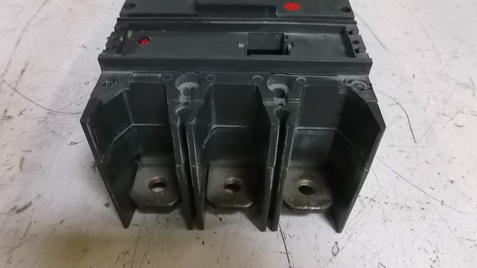 GENERAL ELECTRIC SGHA36AT0400 CIRCUIT BREAKER 400A (NO TRIP) *USED*