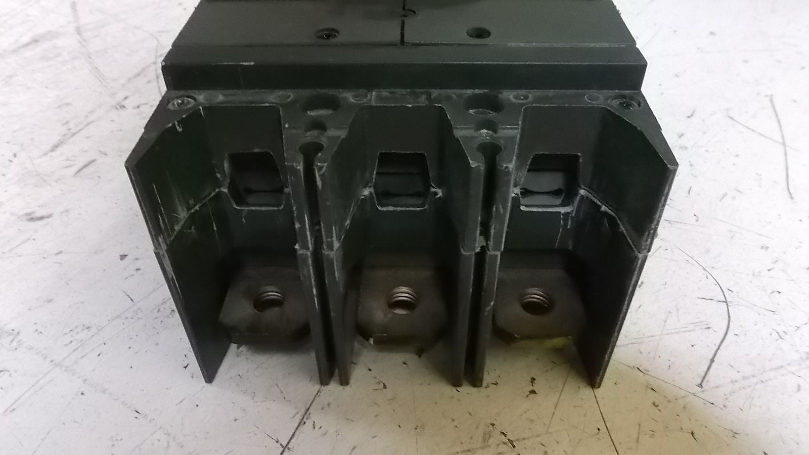GENERAL ELECTRIC SGHA36AT0400 CIRCUIT BREAKER 400A (NO TRIP) *USED*