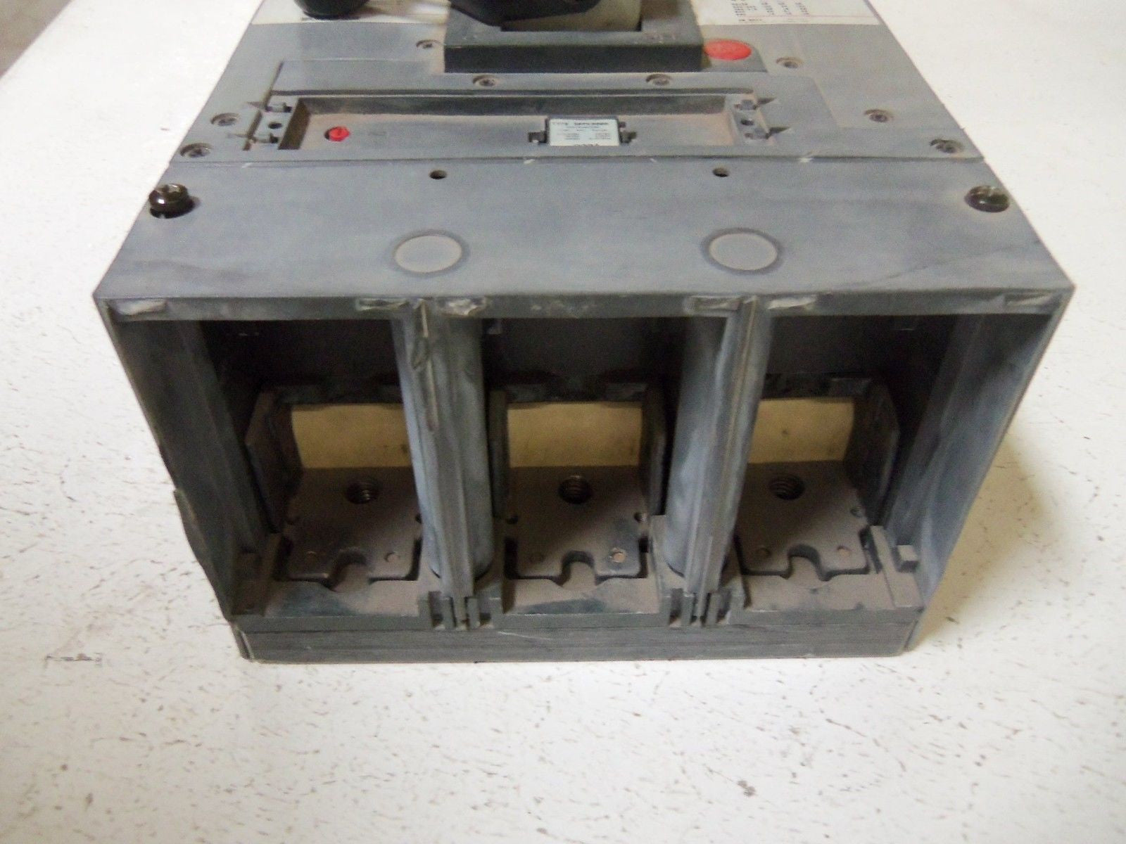 GENERAL ELECTRIC SKLA36AT0800 CIRCUIT BREAKER *USED*