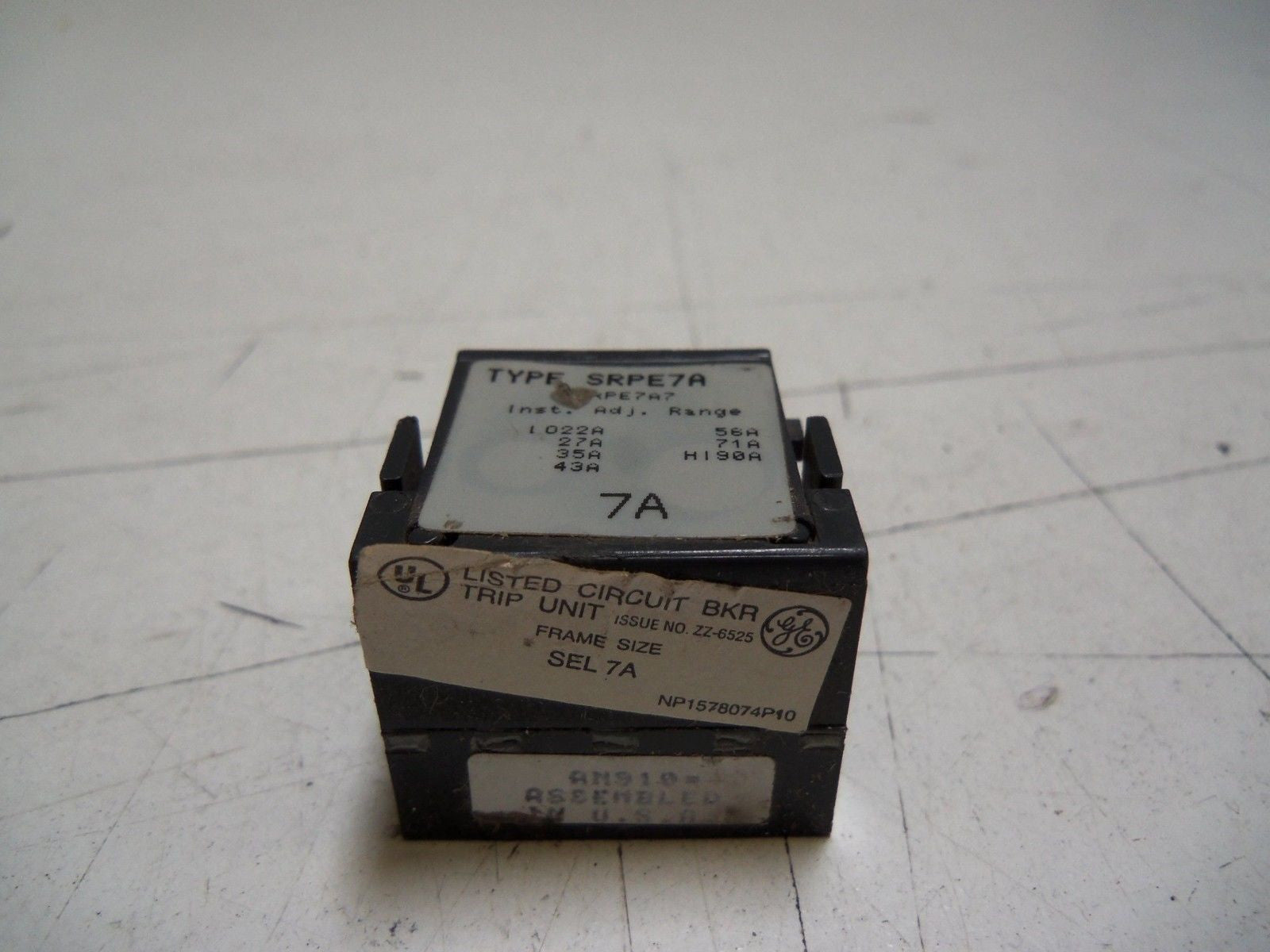 GENERAL ELECTRIC SRPE7A3 PLUG  *NEW NO BOX*