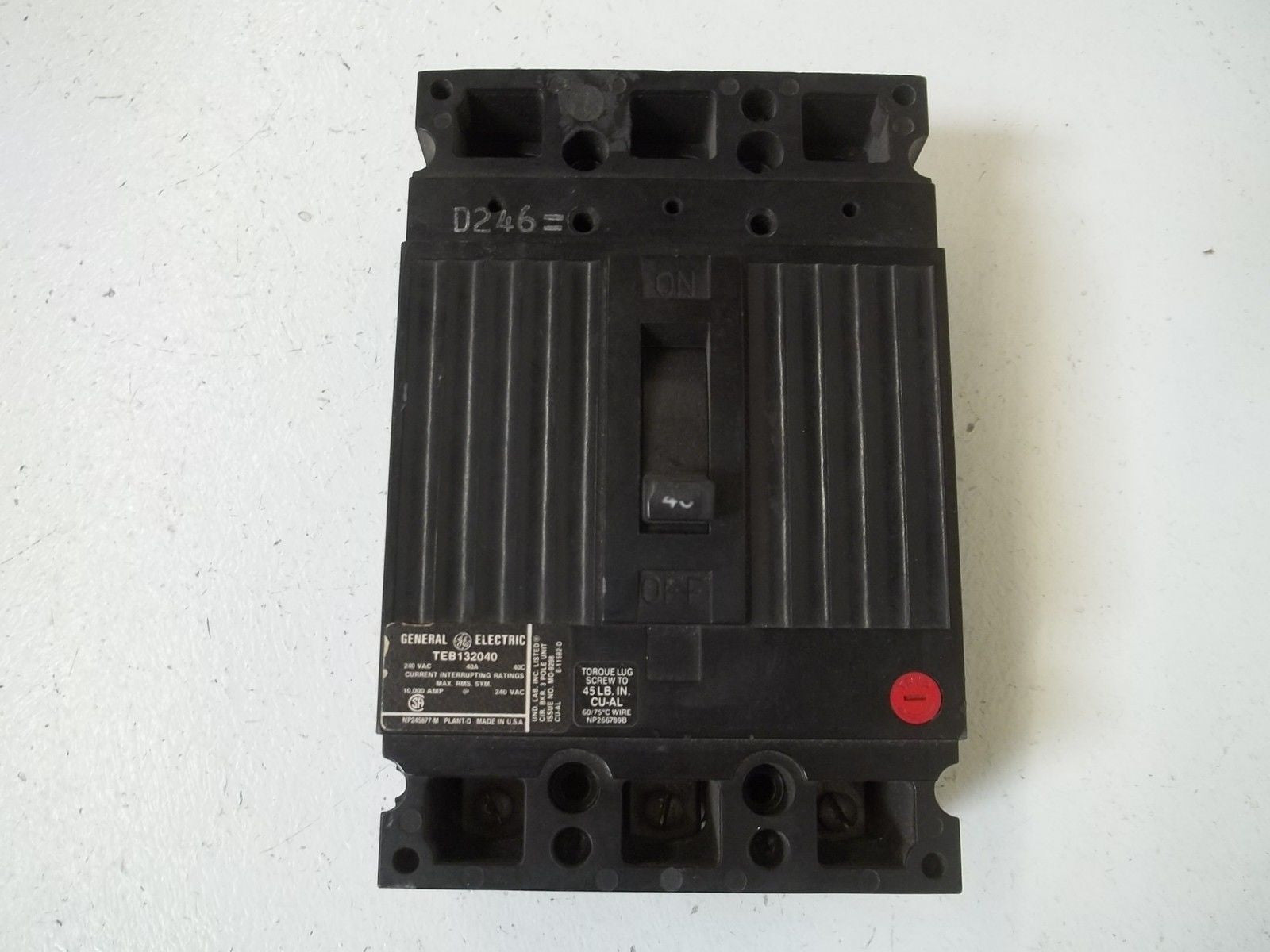 GENERAL ELECTRIC TEB132040 CIRCUIT BREAKER *USED*