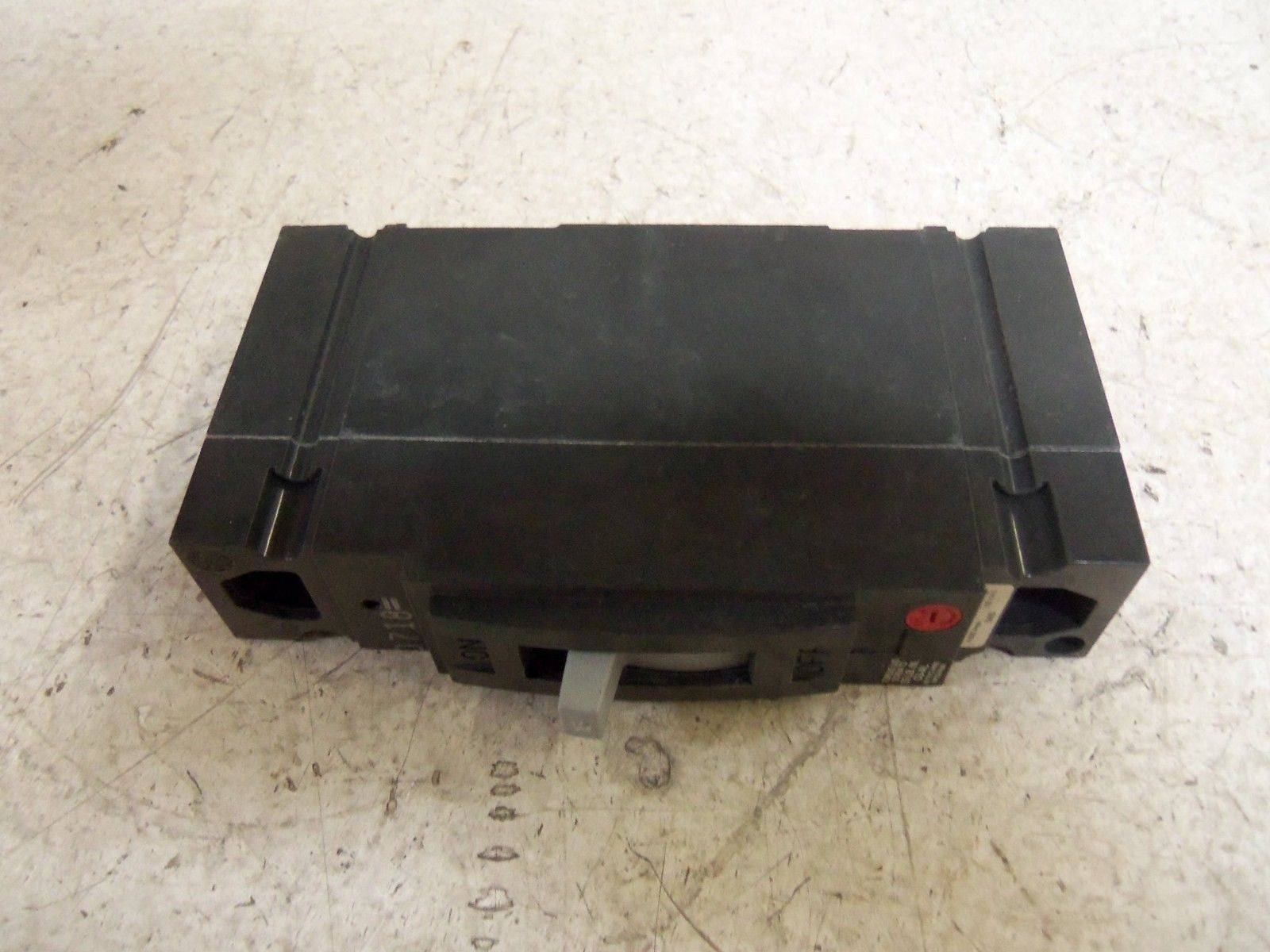 GENERAL ELECTRIC TEB111015 CIRCUIT BREAKER *USED*