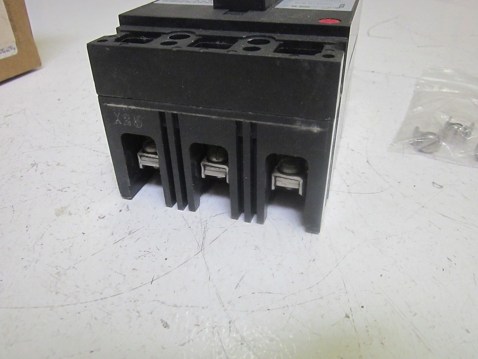 GENERAL ELECTRIC TED134025WL CIRCUIT BREAKER 15A 3P 480V *NEW IN BOX*