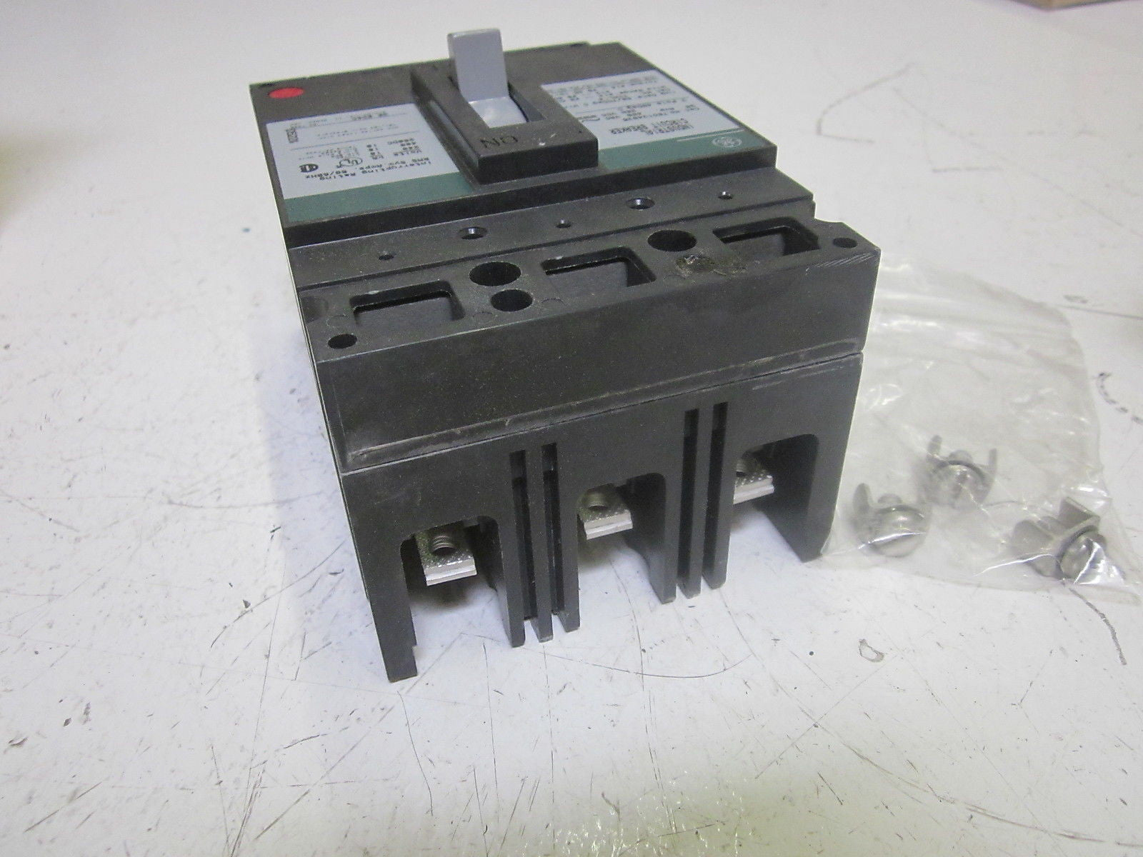 GENERAL ELECTRIC TED134025WL CIRCUIT BREAKER 15A 3P 480V *NEW IN BOX*