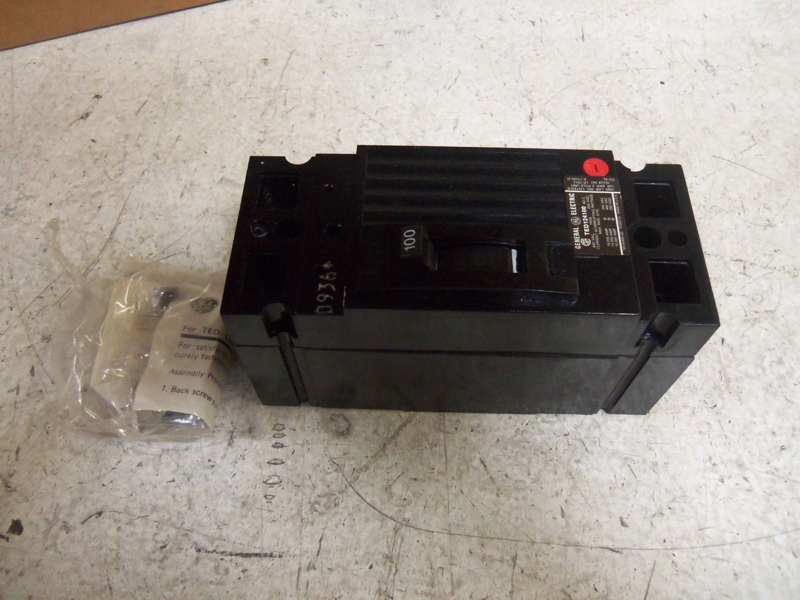 GENERAL ELECTRIC TED124100WL CIRCUIT BREAKER *NEW IN BOX*