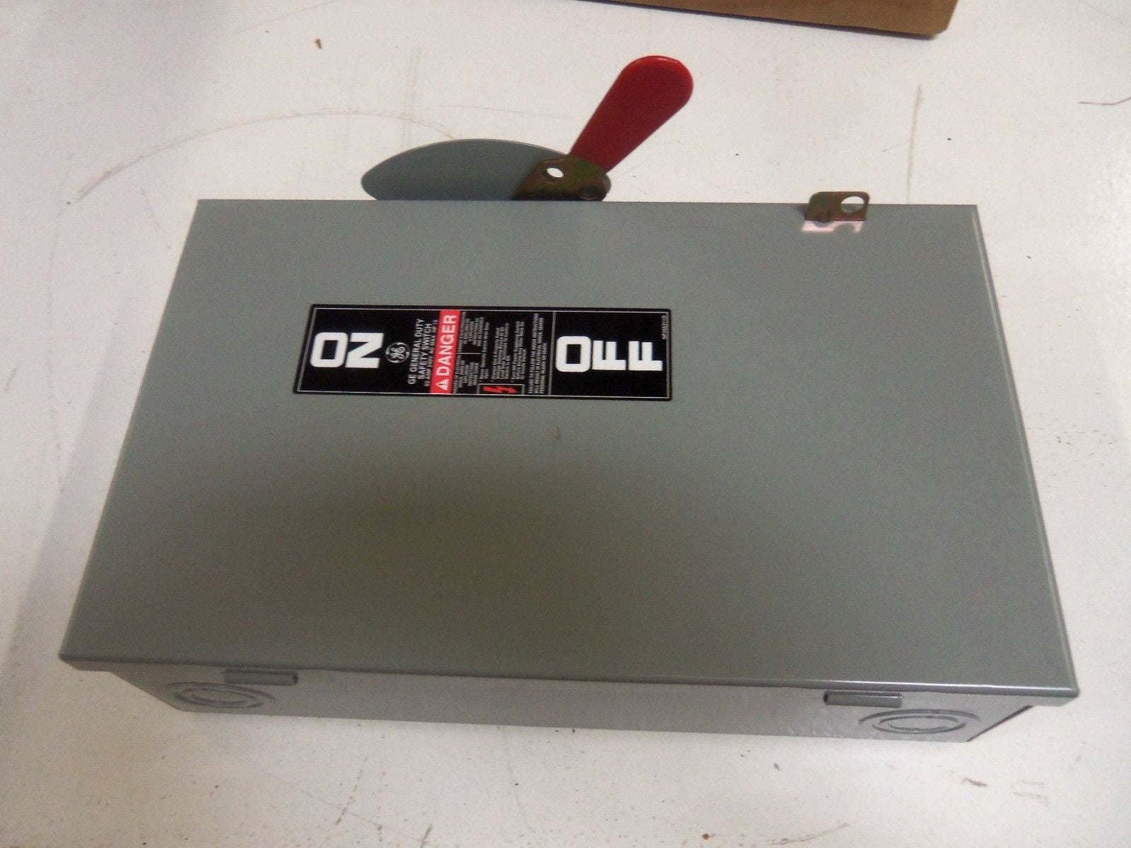 GENERAL ELECTRIC TGN3322 SAFETY SWITCH 60AMP *NEW IN BOX*