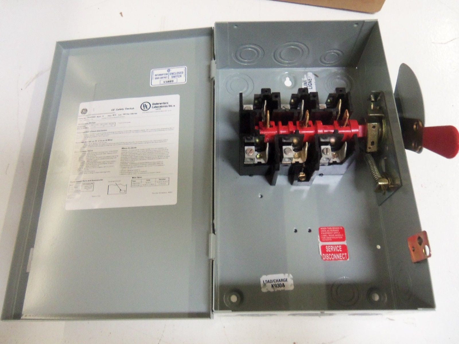 GENERAL ELECTRIC TGN3322 SAFETY SWITCH 60AMP *NEW IN BOX*