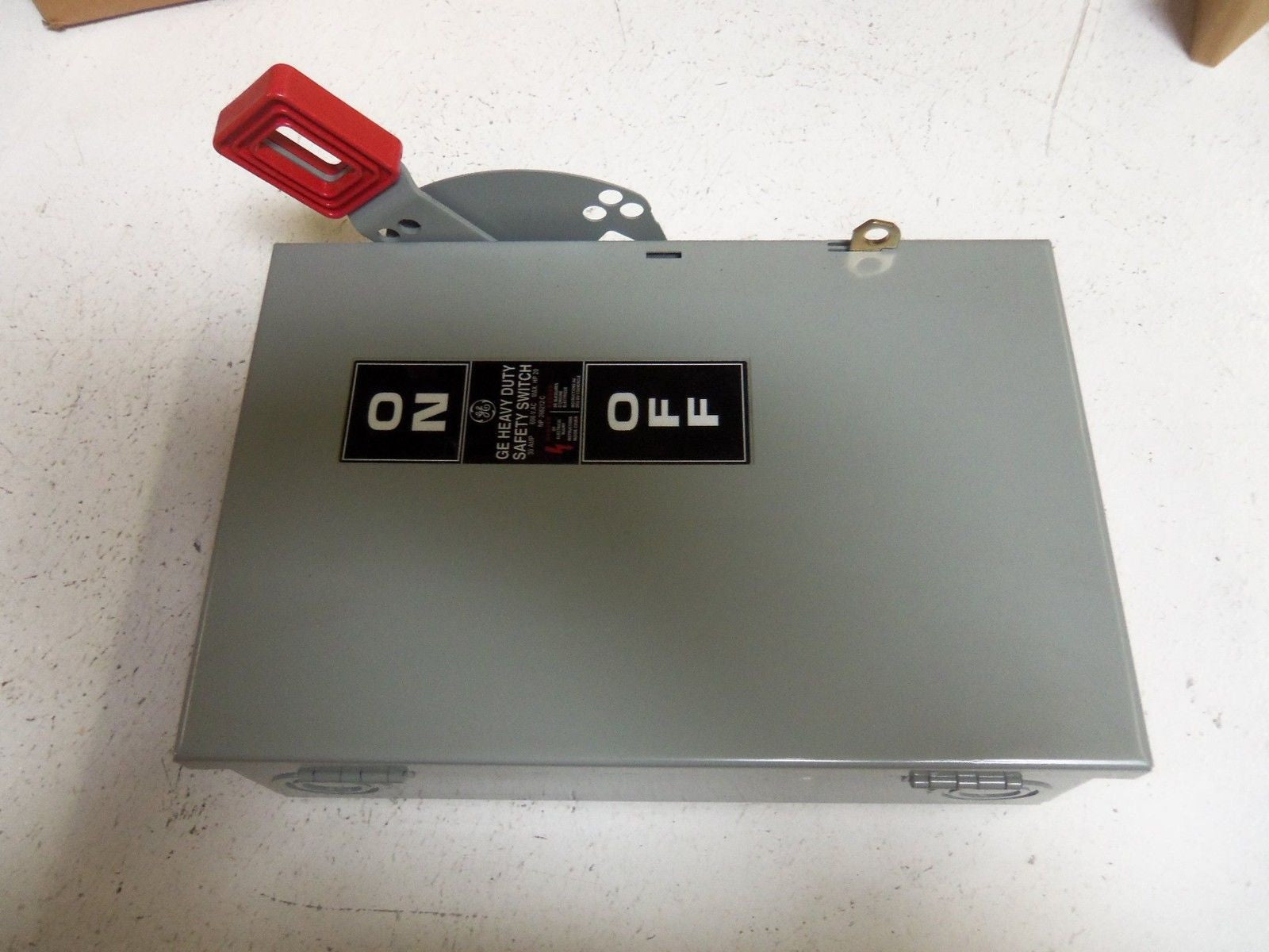 GENERAL ELECTRIC TH3361 SAFETY SWITCH *NEW IN BOX*