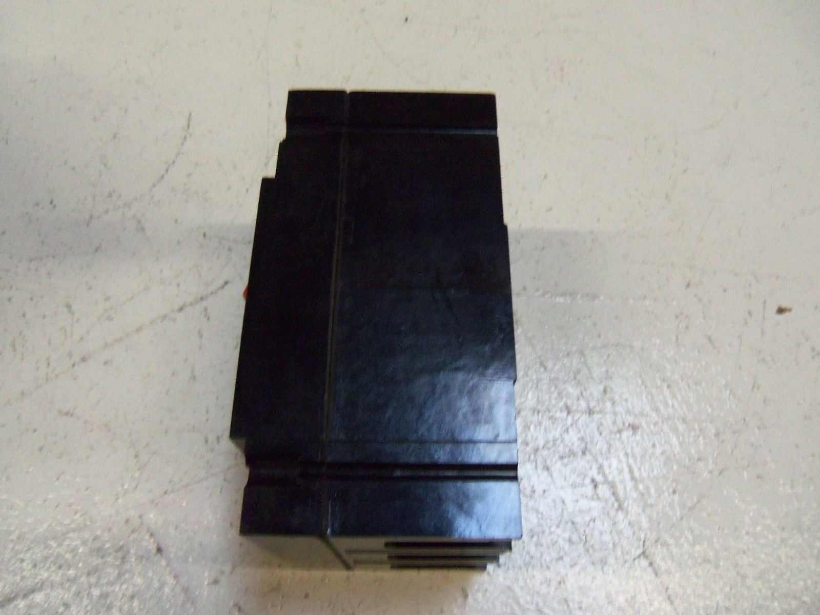 GENERAL ELECTRIC THED136025 CIRCUIT BREAKER *USED*