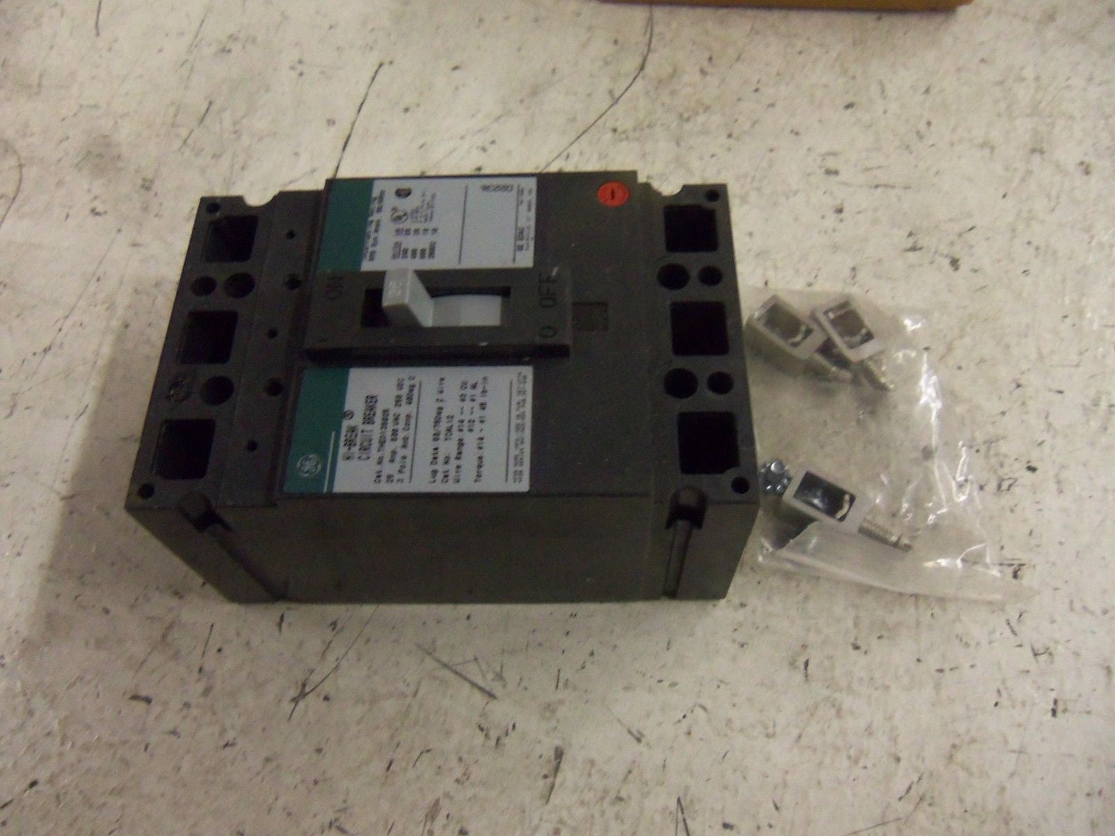 GENERAL ELECTRIC THED136025WL CIRCUIT BREAKER *NEW IN BOX*