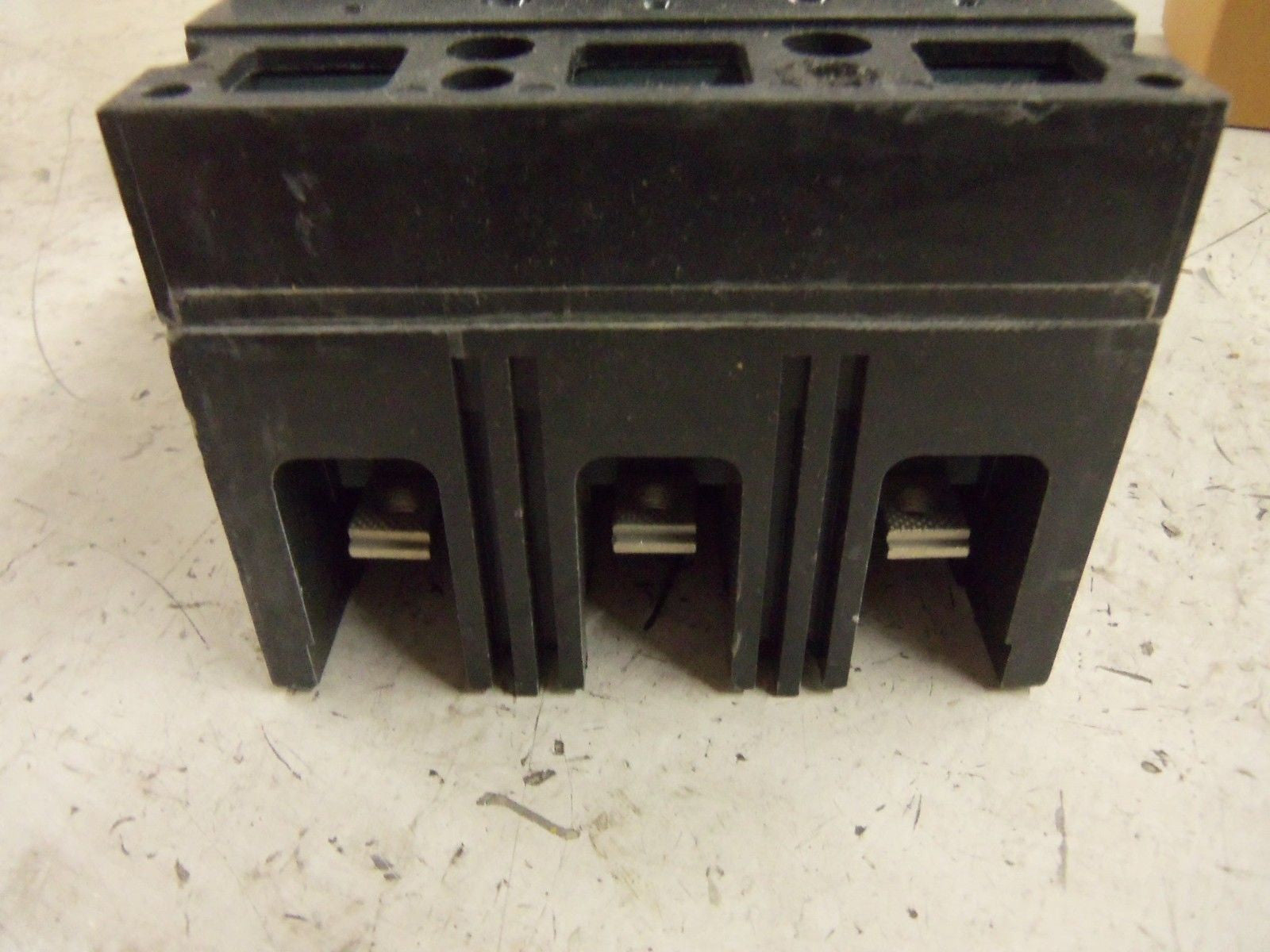 GENERAL ELECTRIC THED136025WL CIRCUIT BREAKER *NEW IN BOX*