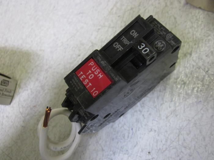 GENERAL ELECTRIC THQL1130GF 1 POLE 30A 120AC FAULT CIRCUIT BREAKER *NEW IN BOX*