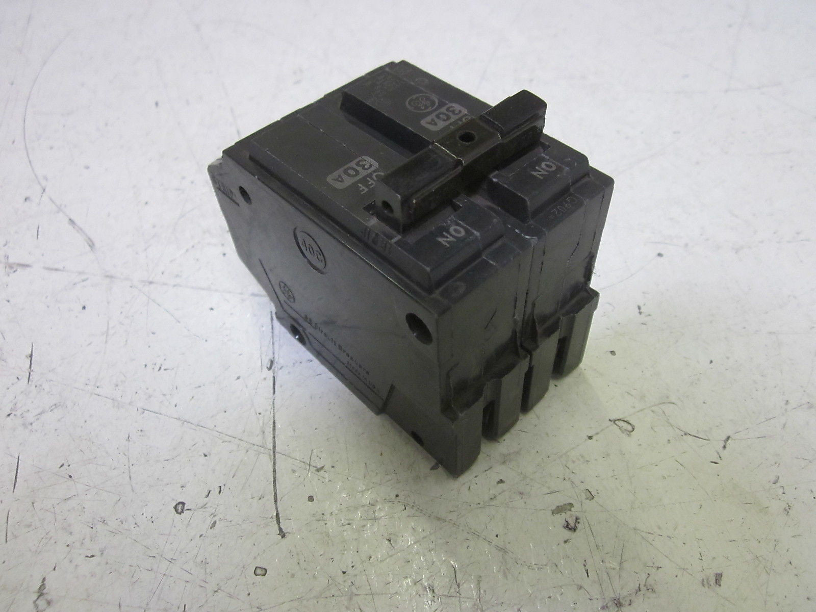 GENERAL ELECTRIC THQL230 CIRCUIT BREAKER 30A *USED*