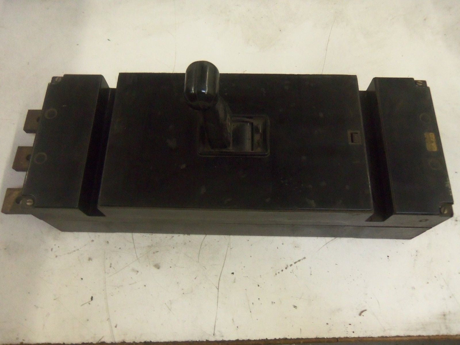 GENERAL ELECTRIC TL636F000 CIRCUIT BREAKER 600A *USED*