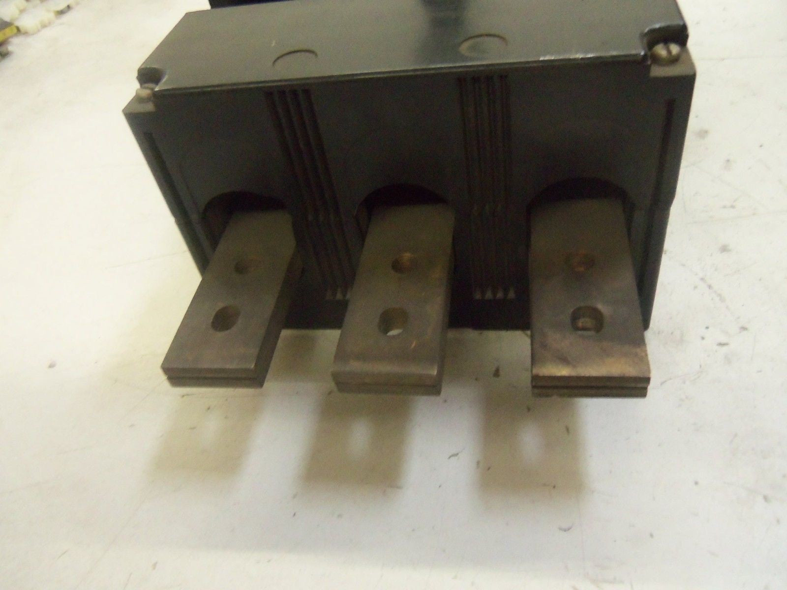 GENERAL ELECTRIC TL636F000 CIRCUIT BREAKER 600A *USED*