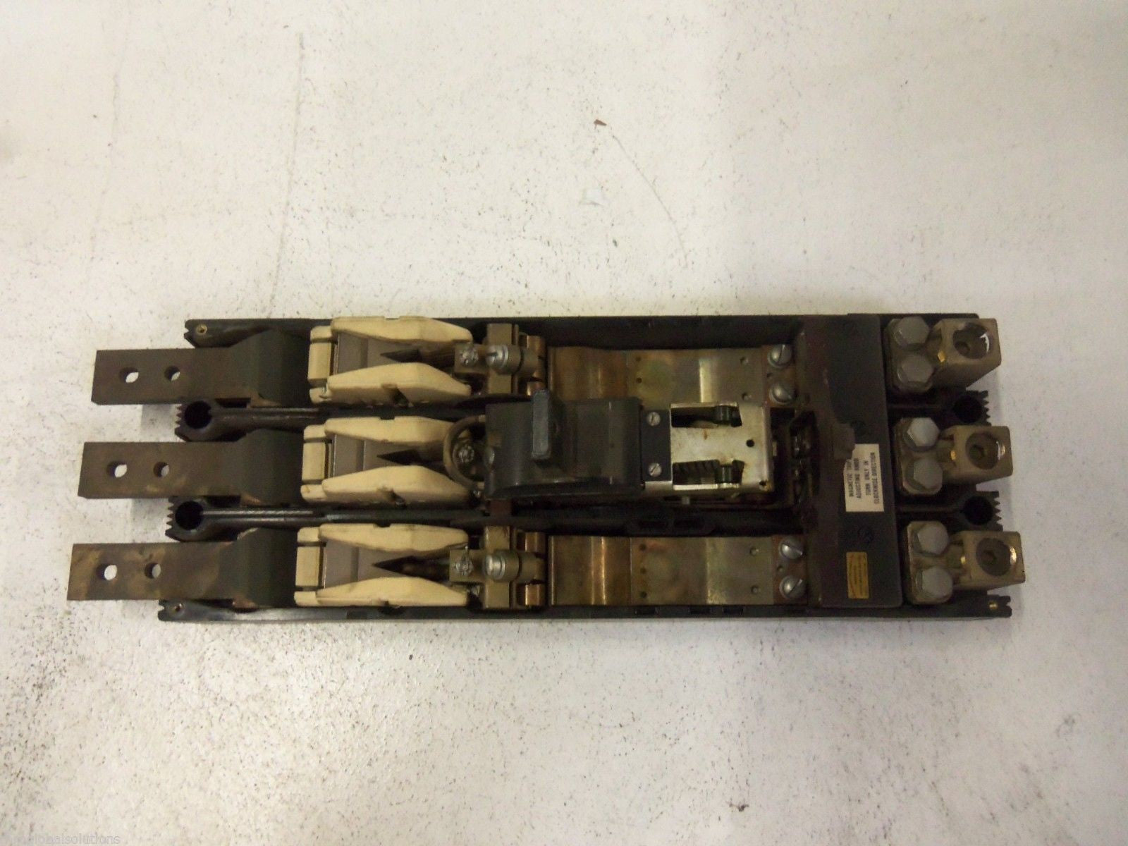 GENERAL ELECTRIC TL636F000 CIRCUIT BREAKER 600A *USED*