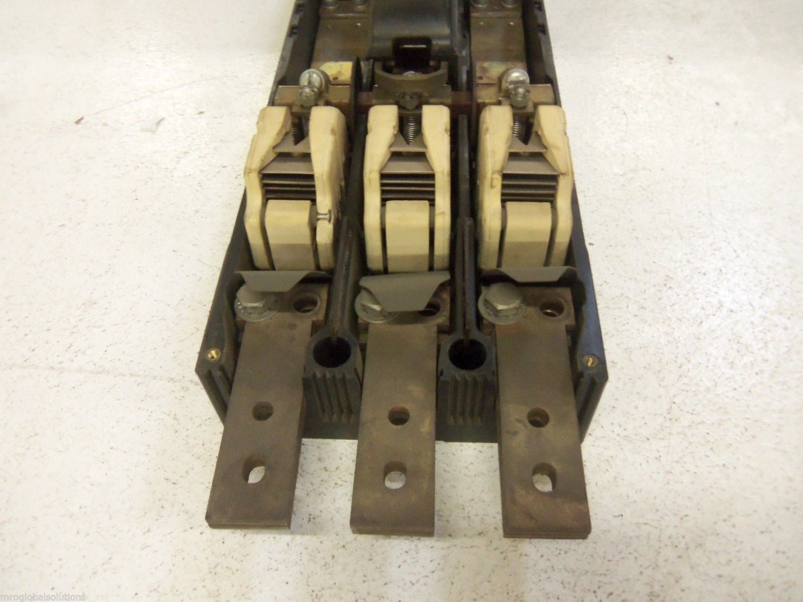 GENERAL ELECTRIC TL636F000 CIRCUIT BREAKER 600A *USED*