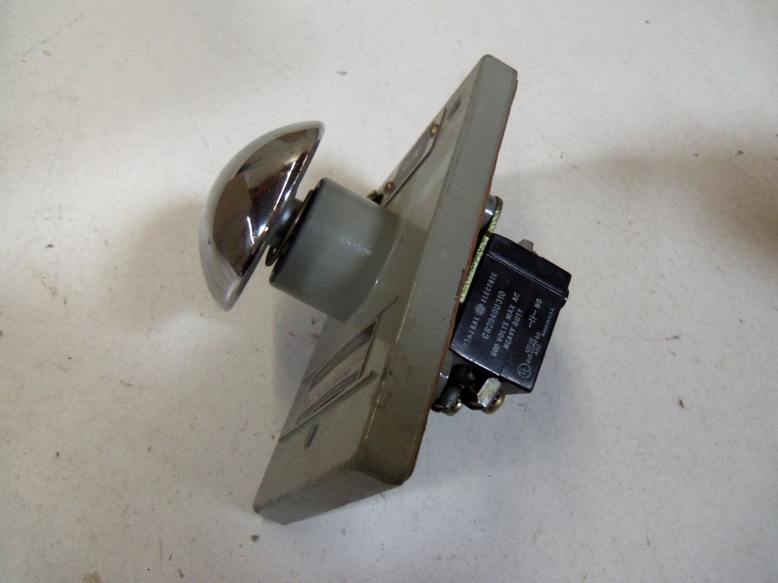 GE PUSH BUTTON CR2940NP311C *USED*