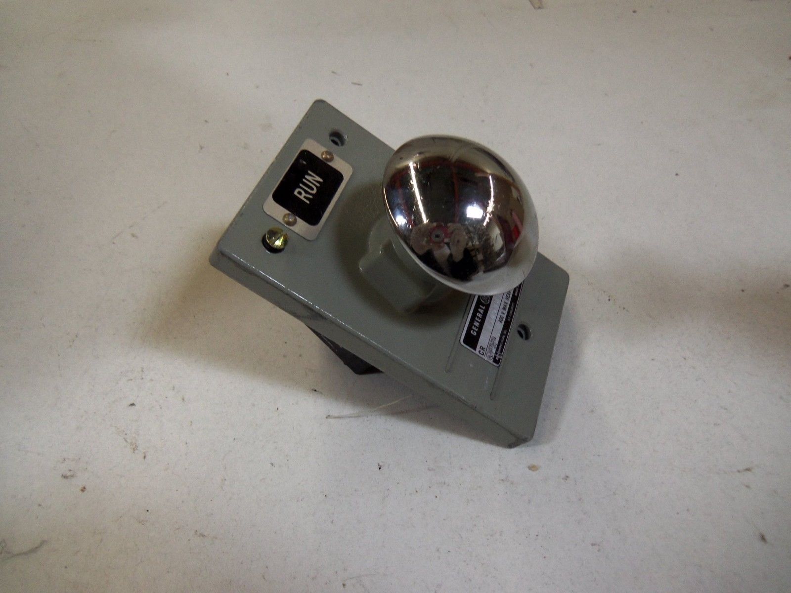 GE PUSH BUTTON CR2940NP311C *USED*