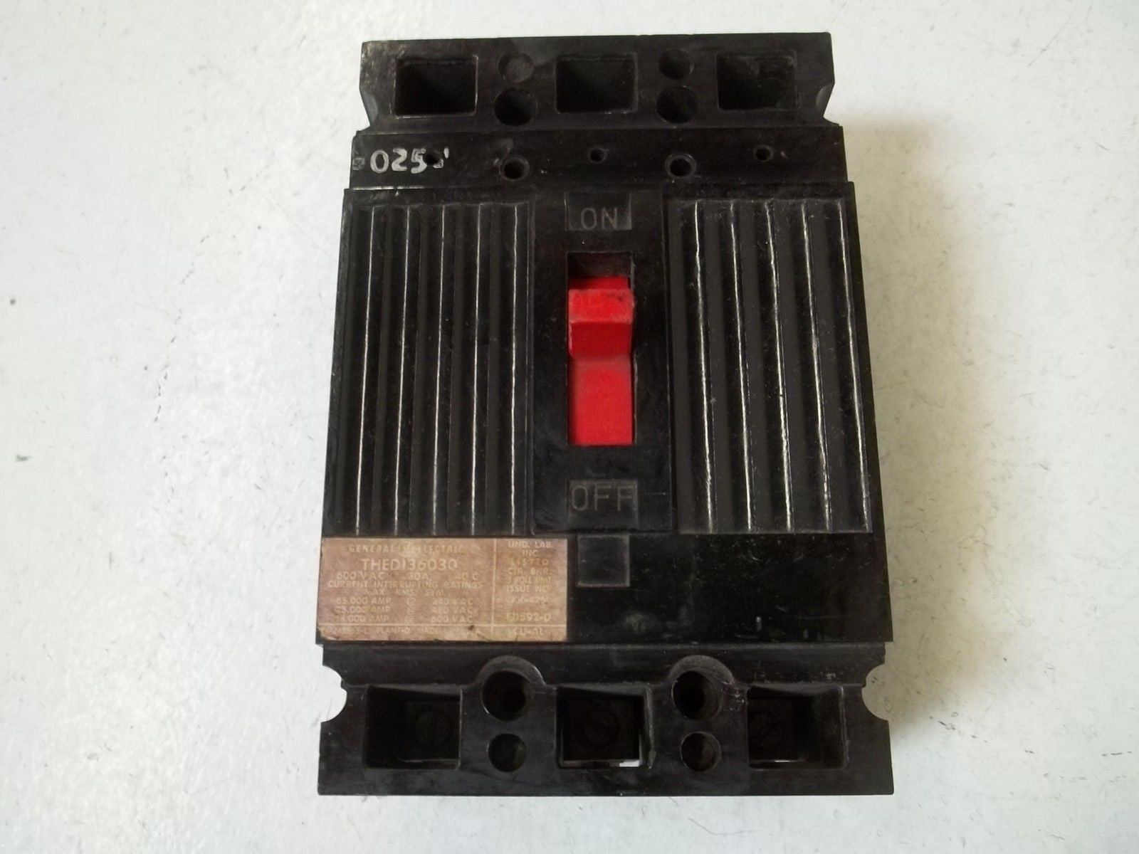 GENERAL ELECTRIC THED136030 CIRCUIT BREAKER 30A *USED*
