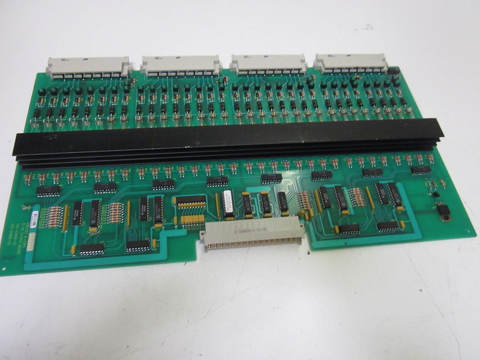 GIDDINGS&LEWIS 502-03898-50 32 DC OUTPUT BOARD 501-0488-01 *USED*