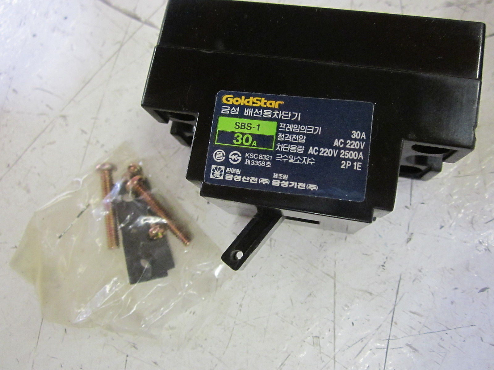 GOLDSTAR SBS-1 SAFETY BREAKER 30A 2P 220V *NEW IN BOX*