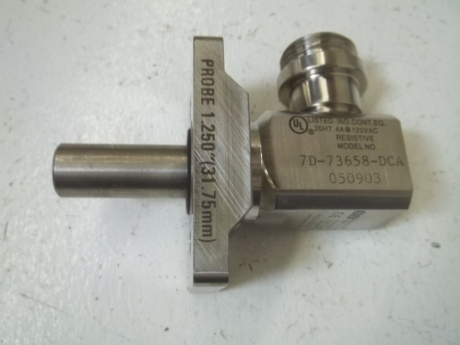 GO SWITCH 7D-73658-DCA PROXIMITY LIMIT SWITCH *NEW NO BOX*