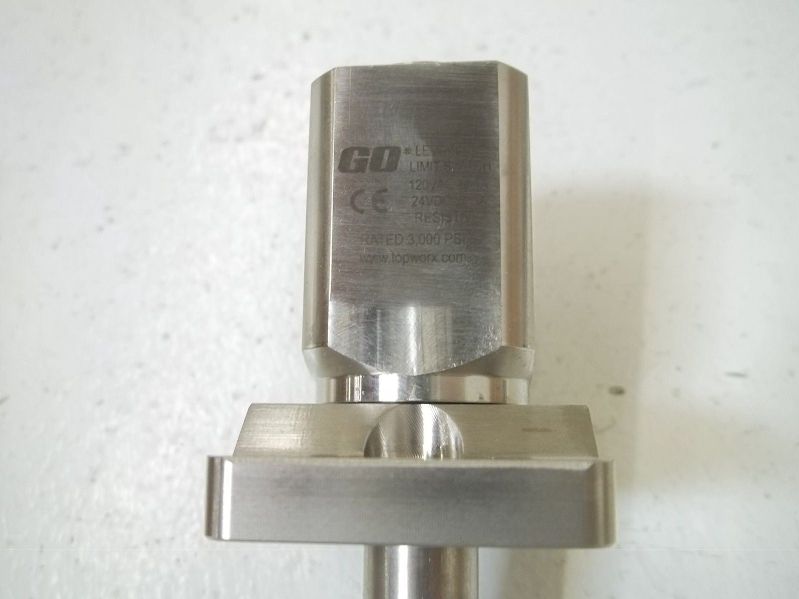 GO SWITCH 7D-73658-DCA PROXIMITY LIMIT SWITCH *NEW NO BOX*