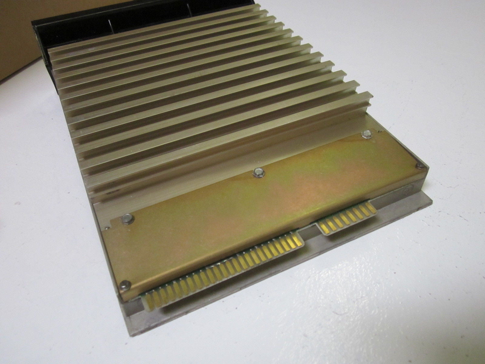 GOULD MODICON AS-B232-501 OUTPUT MODULE 24VDC *USED*