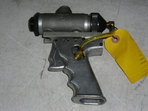 GRACO GUN PISTOL GRIP VALVE C02026 *NEW IN THE BOX*