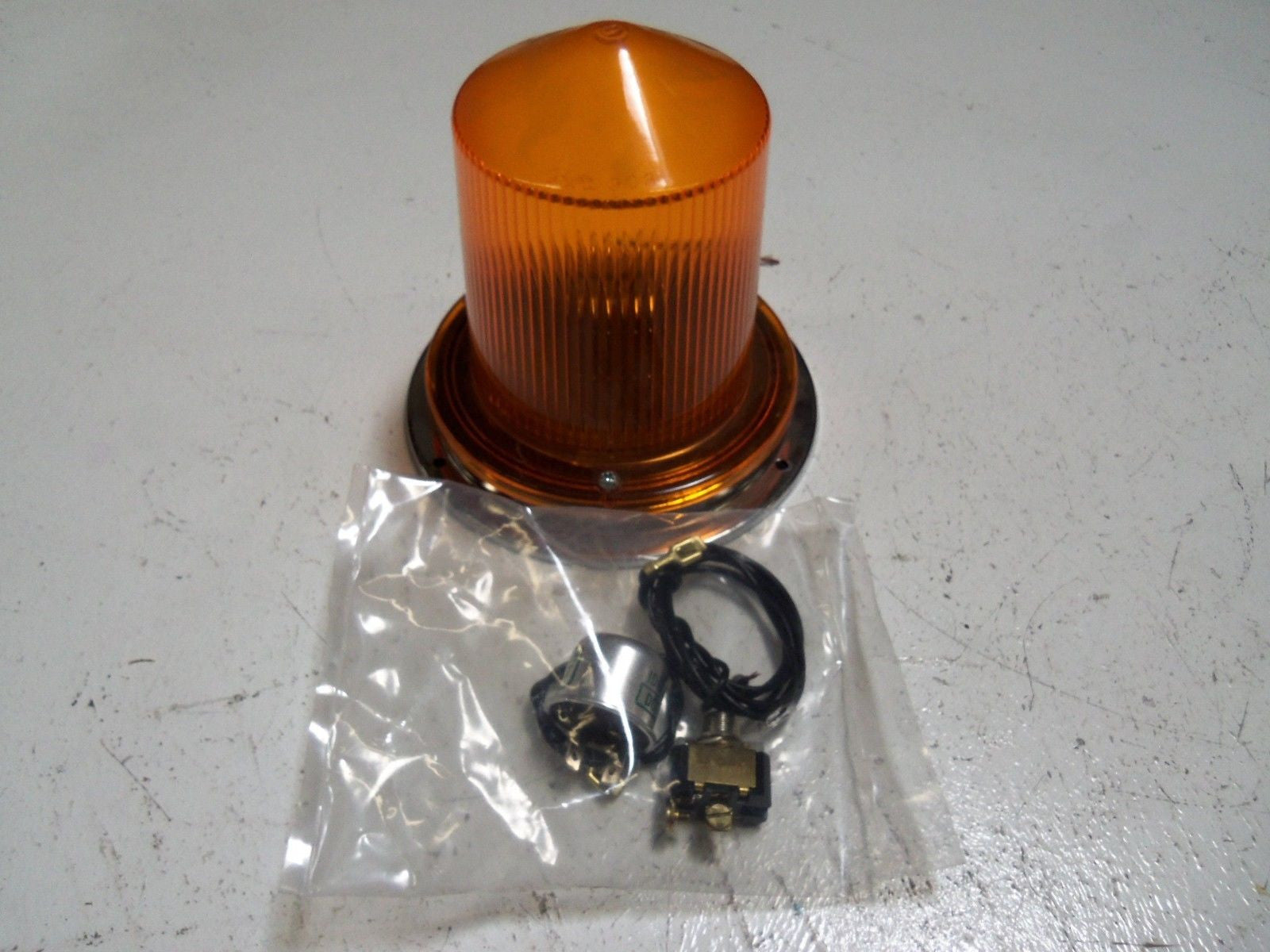 GROTE 76083 YELLOW EMERGENCY LIGHT *NEW IN BOX*
