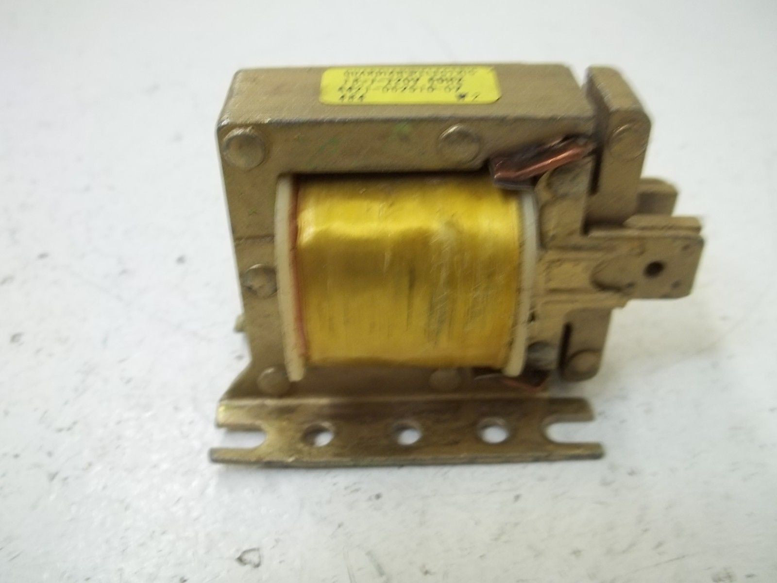 GUARDIAN A421-062510-07 SOLENOID COIL 120V *USED*