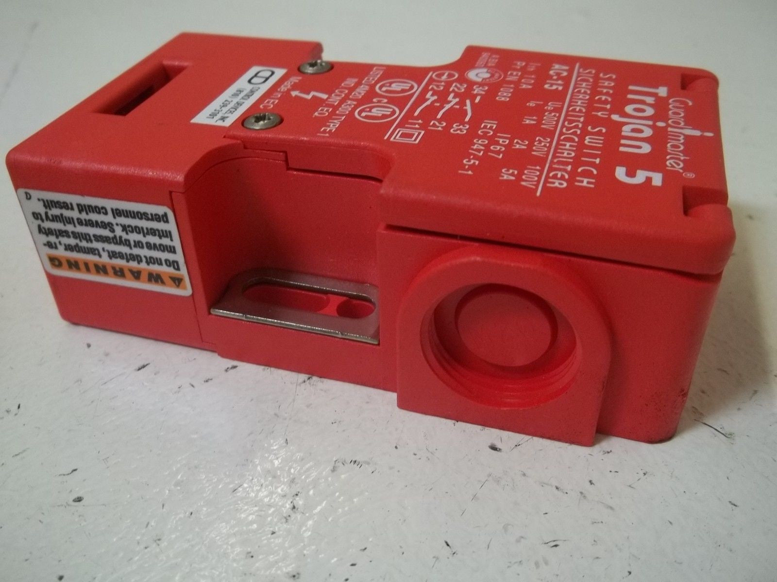 GUARDMASTER 11090 SAFETY SWITCH *NEW NO BOX*