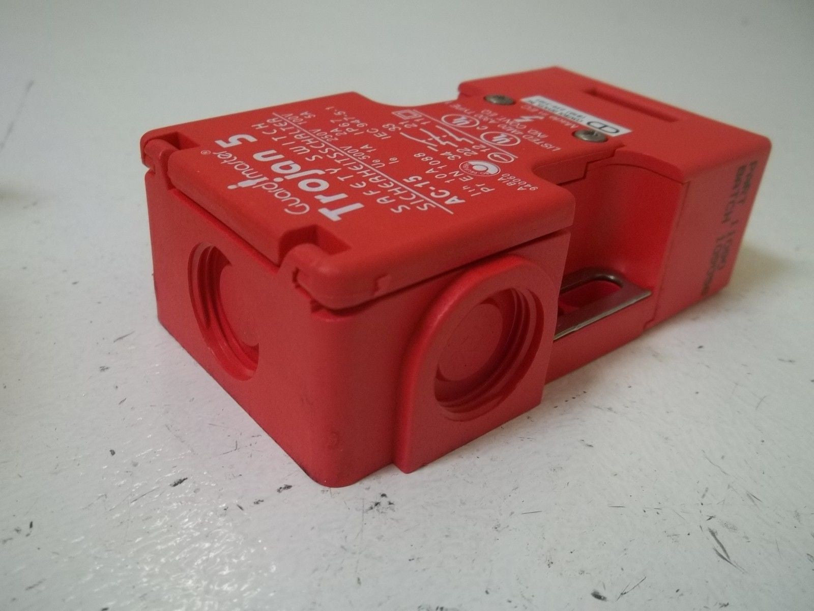 GUARDMASTER 11090 SAFETY SWITCH *NEW NO BOX*
