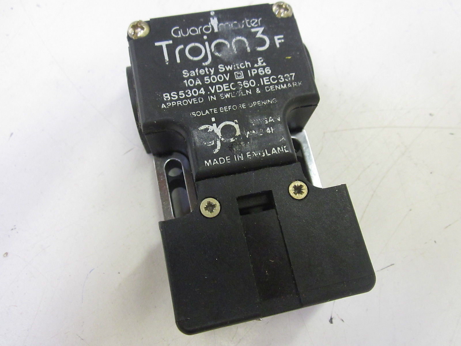 GUARD MASTER BS5304.VDE0660.IEC337 *USED*