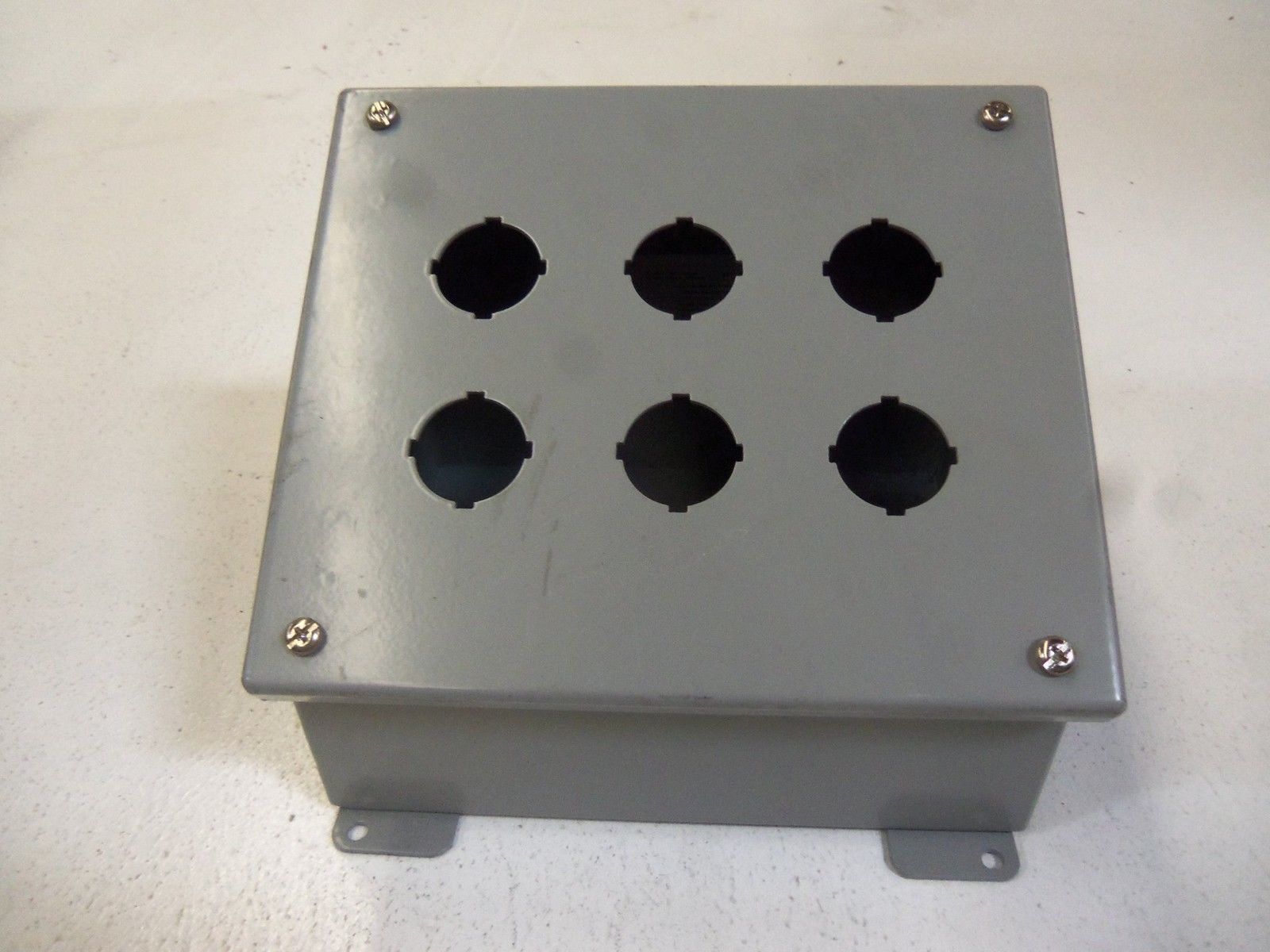 HAMMOND 1490G6 *USED*