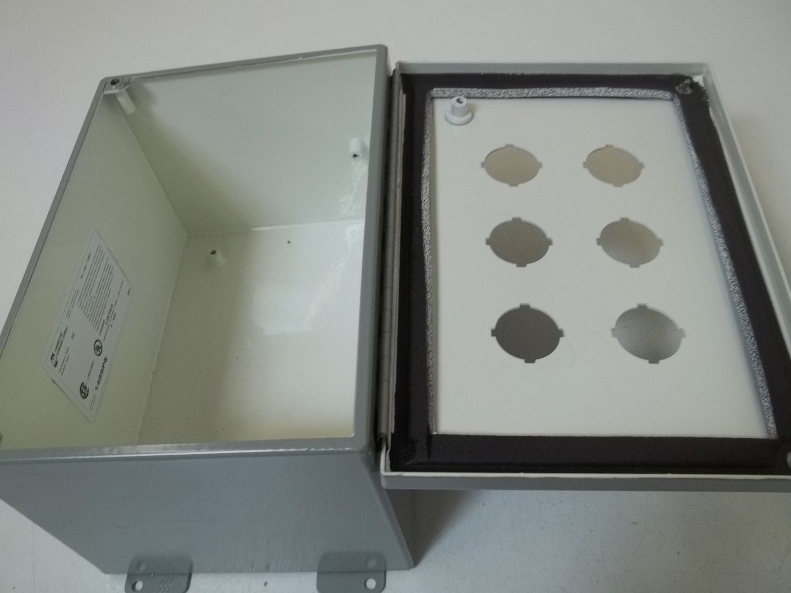 HAMMOND MANUFACTURING 1489P6 6-HOLE PUSHBUTTON ENCLOSURE *NEW NO BOX*