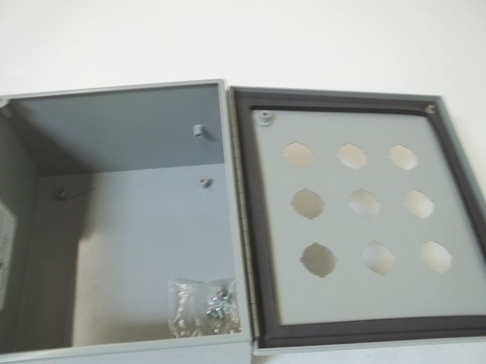 HAMMOND MANUFACTURING 1489P9 9-HOLE PUSHBUTTON ENCLOSURE *NEW NO BOX*
