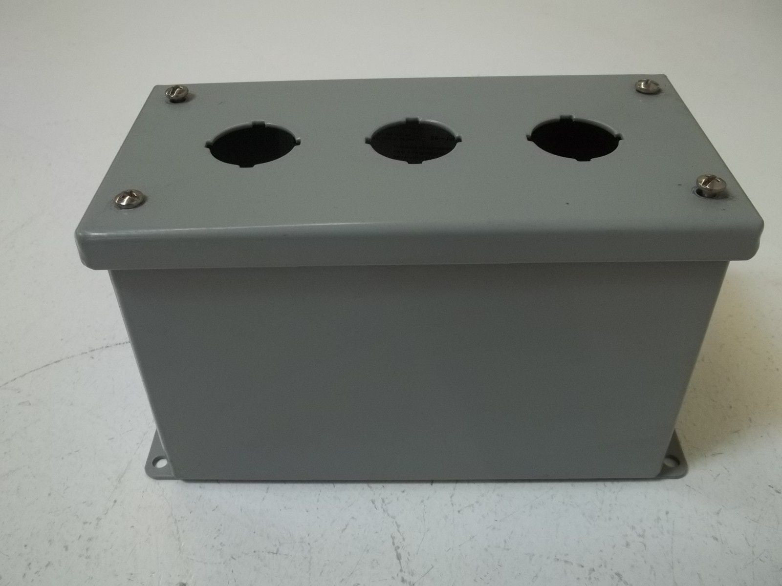 HAMMOND MANUFACTURING 1437C *NEW NO BOX*