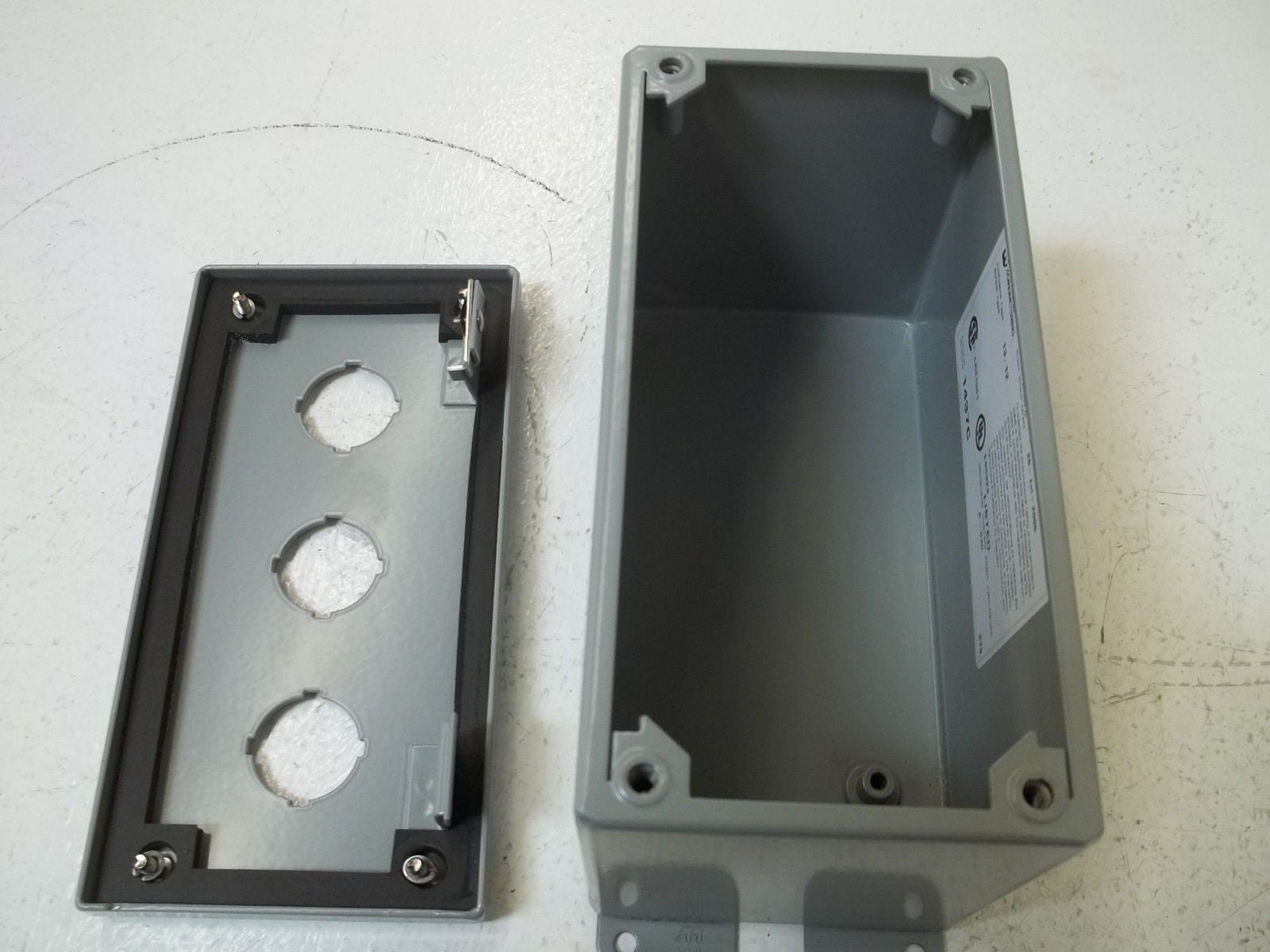HAMMOND MANUFACTURING 1437C *NEW NO BOX*