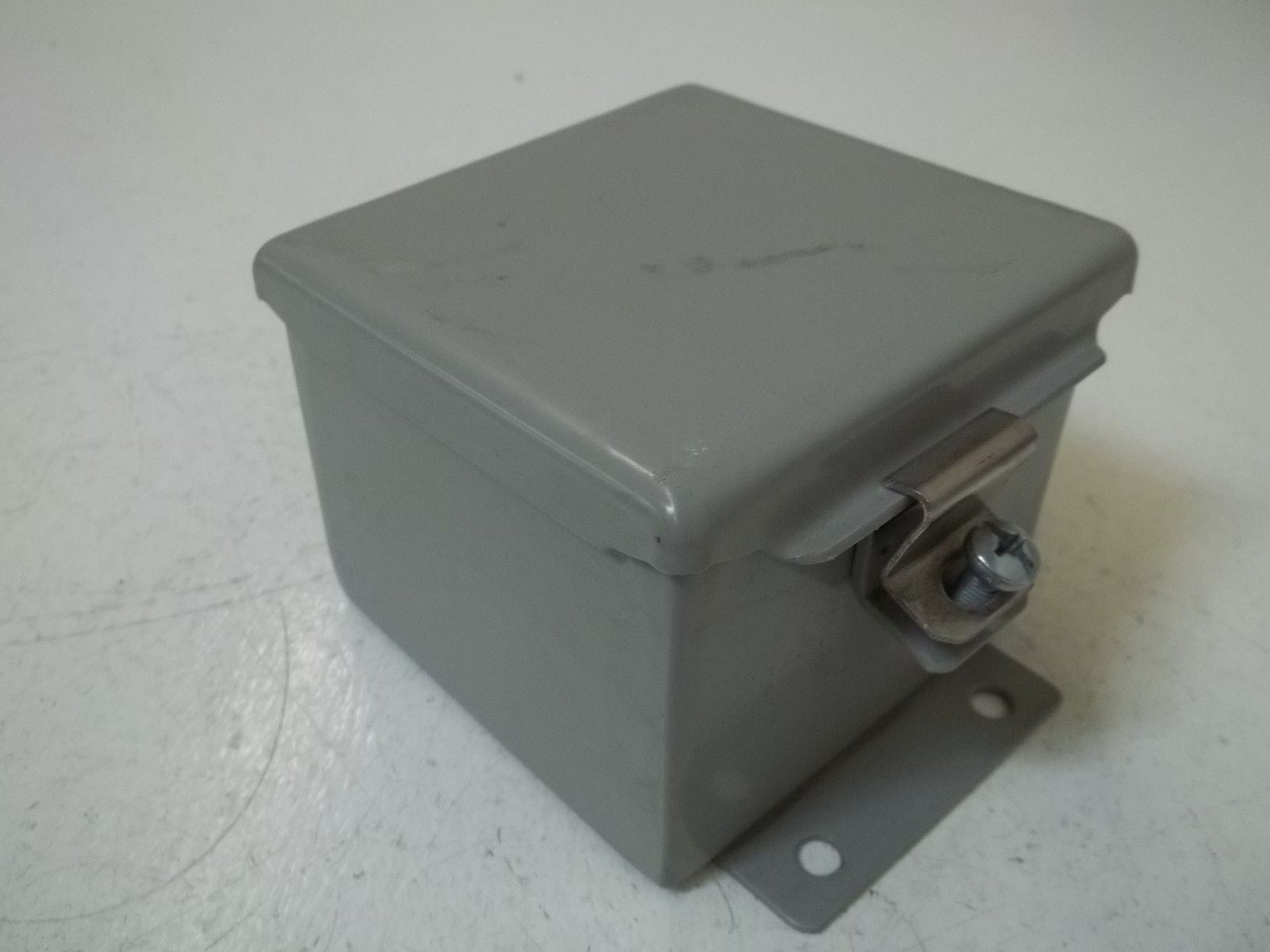 HAMMOND 1414A ENCLOSURE *USED*