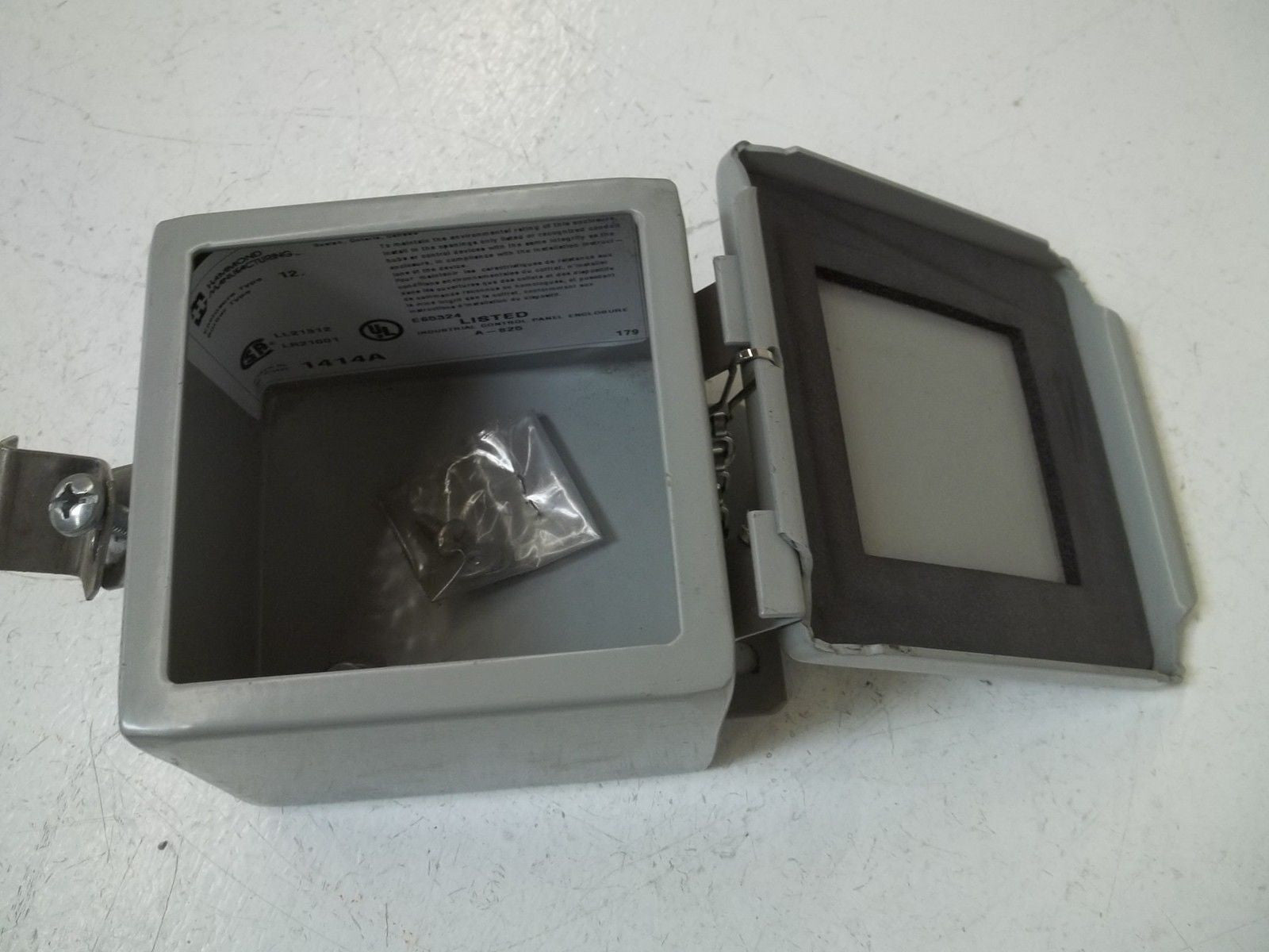 HAMMOND 1414A ENCLOSURE *USED*