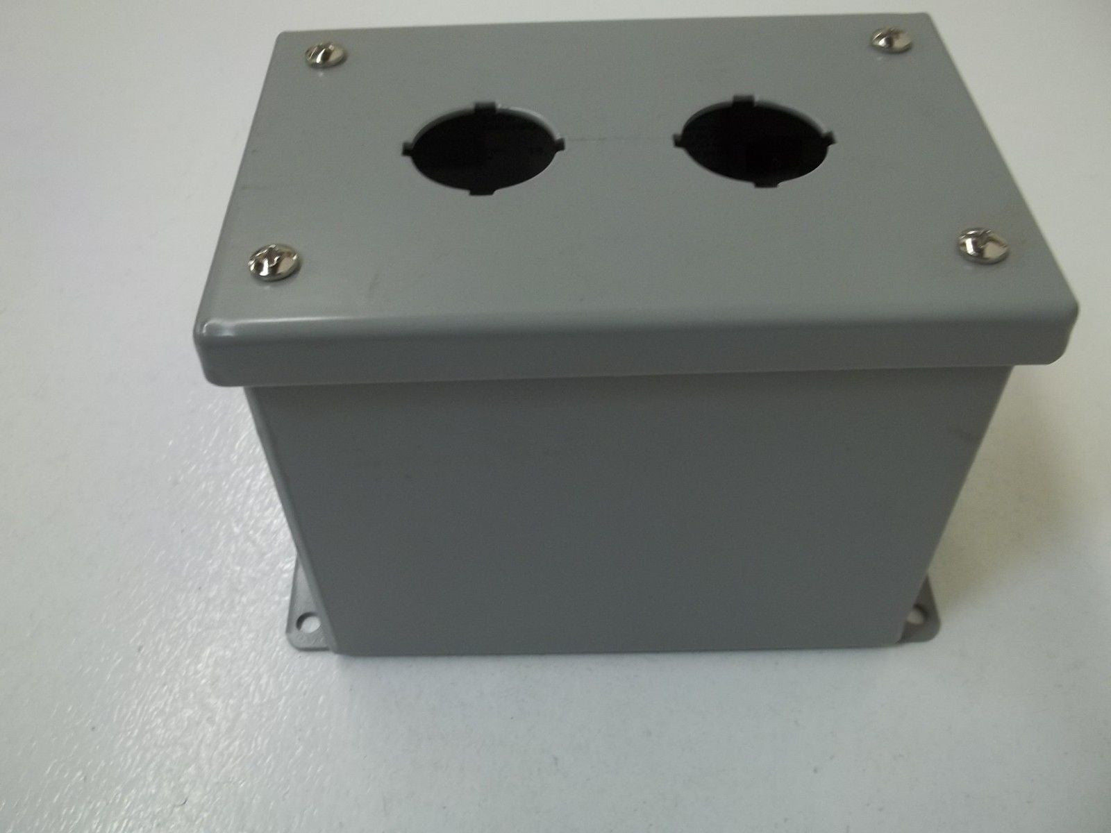 HAMMOND MANUFACTURING 1437B *NEW NO BOX*
