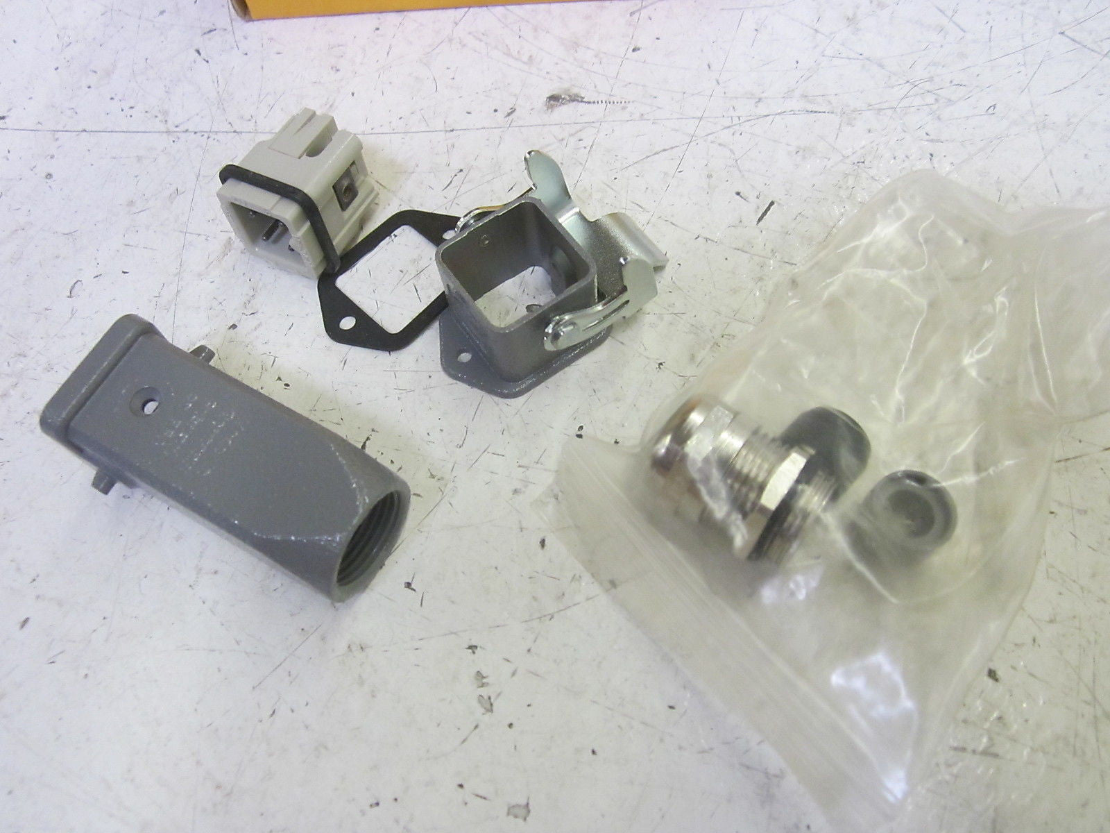 HARTING HAN-KIT-3A GM HAN-KIT 10200030001 10A 230/400V *NEW IN BOX*