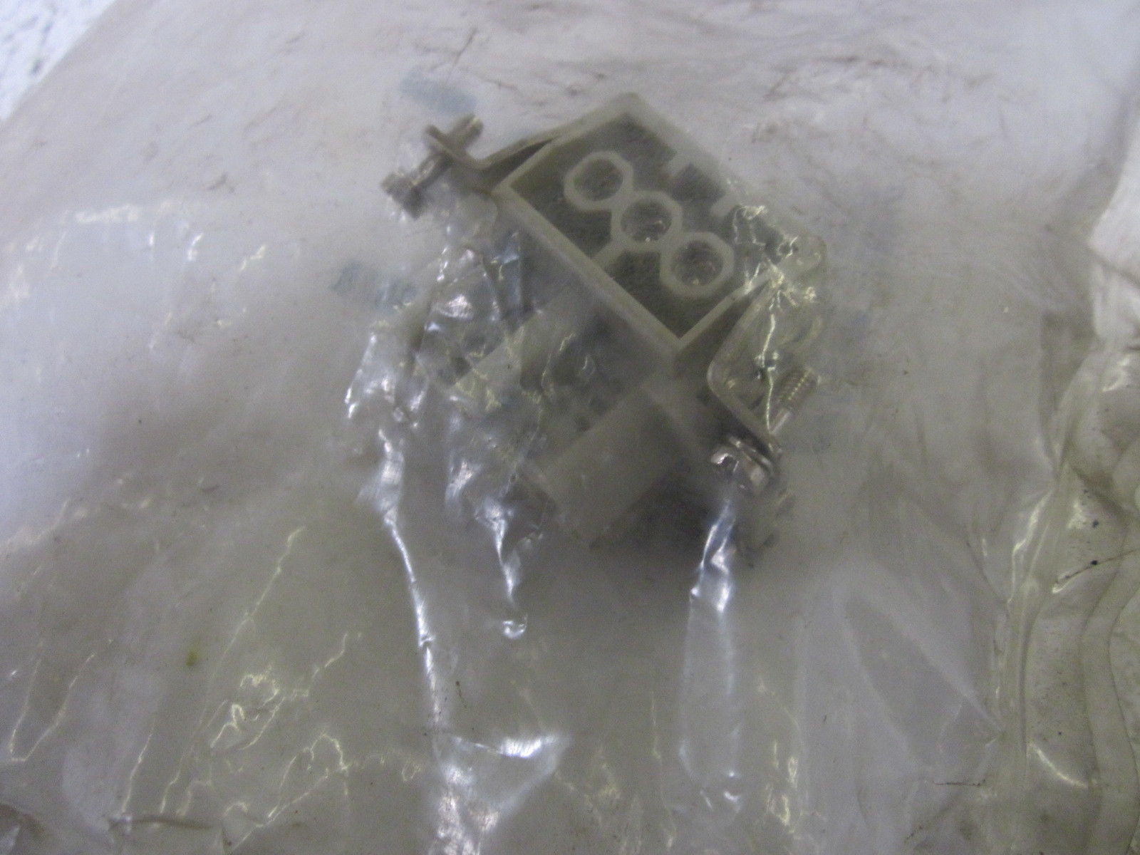 HARTING HAN6E-BU-S BODY CONNECTOR *NEW IN FACTORY BAG*